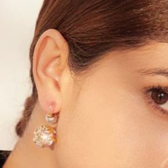 ❤️ Gold Plated Pearl & Flower Drop Earrings - Picture 4 of 8